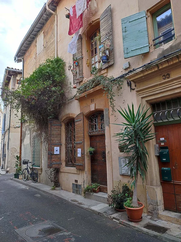 Arles